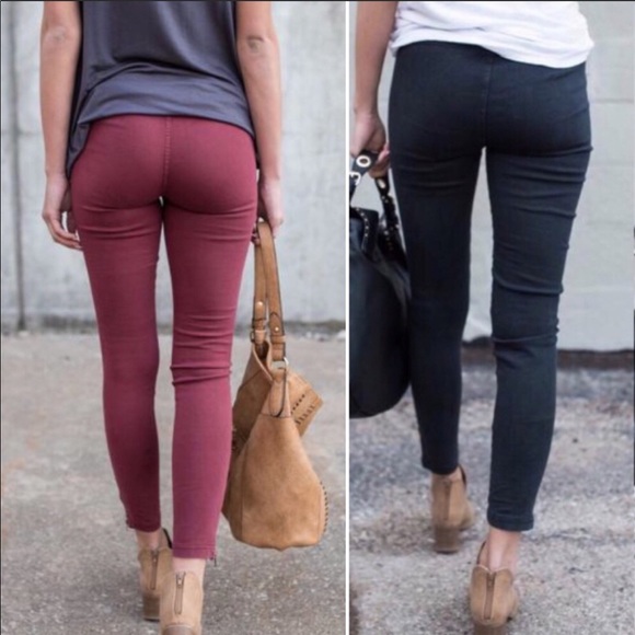 boutique Pants - Women's HIGH /wasted sol leggings. Color? In box 2